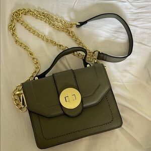 Steve Madden Olive Crossbody Bag with Gold Chain